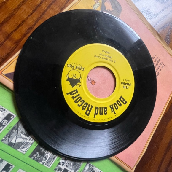 A Christmas Carol Book and Record from Peter Pan Records 1977 45 RPM - Picture 3 of 7